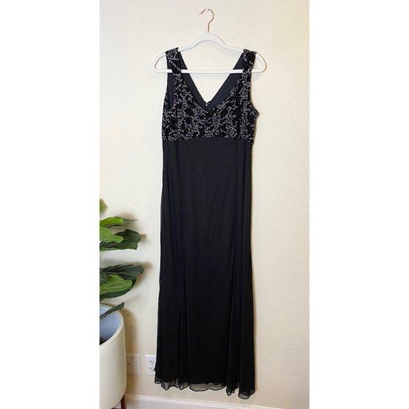 Alex Evenings Sleeveless V-Neck Chiffon Maxi Gown Dress Black 16 - Picture 1 of 6